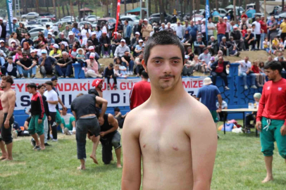 Özel Gereksinimli Ufuk Erdem, Akdağ Karakucak Güreşleri’nin gönüllerin şampiyonu oldu
