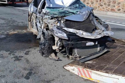 Tünel çıkışında kamyona çarpan otomobil takla attı: 1 yaralı
