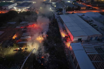 Otluk yangını fabrika bahçesine sıçradı, itfaiye alarma geçti
