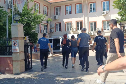 Kimlik vermek istemeyen kadın polislere zor anlar yaşattı

