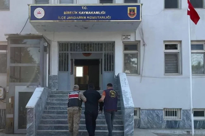 Silahla yağma suçundan aranan şahıs yakalandı

