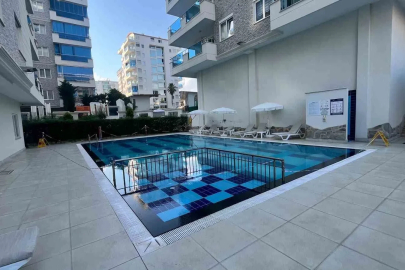 13 yaşındaki kız çocuğunun haşema ile havuza girmesine izin vermeyen Rus uyruklu site yöneticisi tutuklandı
