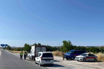 Jandarmadan geniş çaplı denetim: 4 bin 920 şahıs, 4 bin 682 araç kontrol edildi
