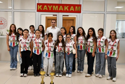 Tavşanlı’da şampiyon voleybol takımı kutlandı
