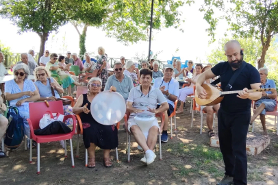 Muratpaşa’da yaşlılar türkülerle buluşuyor
