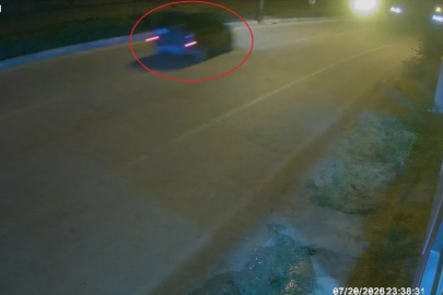 Takla atan otomobildekilerin yardımına koştular