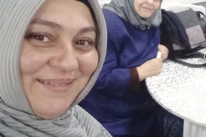 Evinde altınları için öldürülen kadının cinayet şüphelisi, birlikte poz verdiği komşusu çıktı
