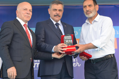 Bakan Tekin: Özel okulda insanı olmayan koşulda çalıştırılan arkadaşımız varsa bana başvursun (3)