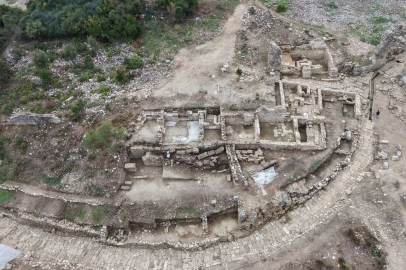 Aspendos'ta 2 bin yıllık 'Tiyatro Caddesi' gün yüzüne çıktı