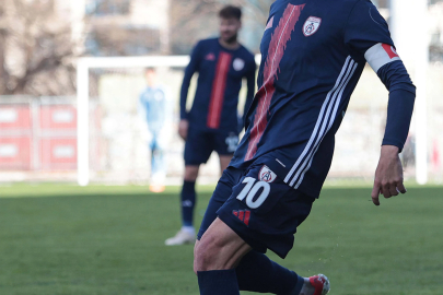  Yılmaz Özeren futbolu bıraktı