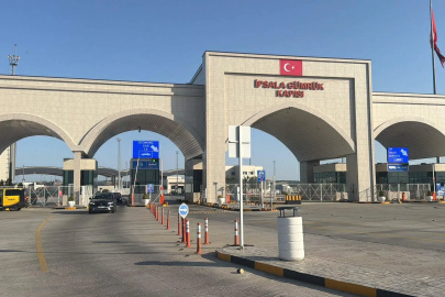 Yunanistan'a açılan sınır kapılarında giriş ve çıkışlar durdu