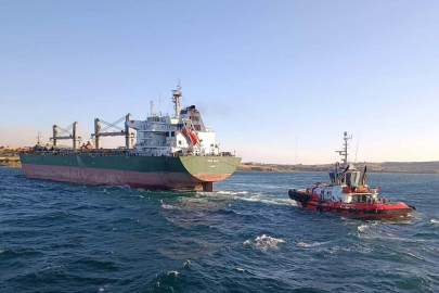 Çanakkale Boğazı'nda karaya oturan gemi için kurtarma çalışması başlatıldı