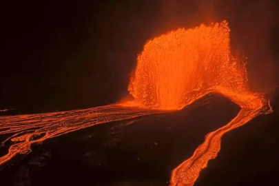 Hawaii'deki Kilauea Yanardağı yeniden lav püskürttü