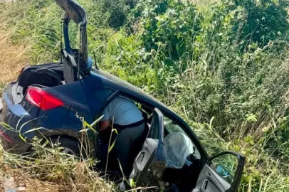 Bursa’da otomobil sulama kanalına devrildi; 1’i çocuk, 6 yaralı