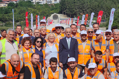 Bakan Uraloğlu: Ankara-İstanbul arası seyahat süresinde 30 dakika zamandan tasarruf edeceğiz (2)