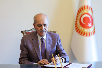 Kurtulmuş, 'Milli Dayanışma ve Toplumsal Bütünleşmenin Güçlendirilmesine Dair Kanun Teklifi'ni imzaladı