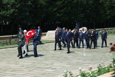 Cumhurbaşkanı Erdoğan ve YAŞ üyeleri Anıtkabir'i ziyaret etti / Fotoğraflar