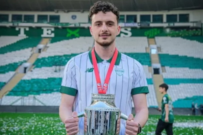 Bursaspor; Muhammet Zeki Dursun'un sözleşmesini uzatıp, Boluspor'a kiraladı