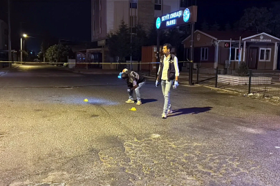 Husumetlilerini cadde ortasında tüfekle yaraladı