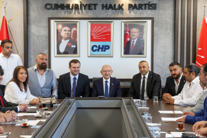 Kılıçdaroğlu, CHP Spor Kurulu Yönetim Kurulu üyeleriyle bir araya geldi