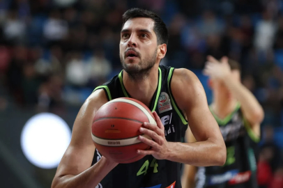 Denizli Basket'te Egemen ve Mustafa Sami'den imza