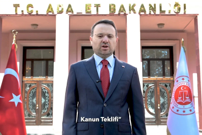 Bakan Gürlek: Şehitlerimizin aziz hatıralarını incitecek hiçbir tasarrufa izin verilmeyecek