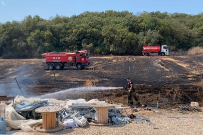 Anız yangını, ormana sıçramadan kontrol altına alındı 