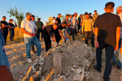 Kayseri'de tarlaya devrilen otomobildeki baba-oğul öldü (2)