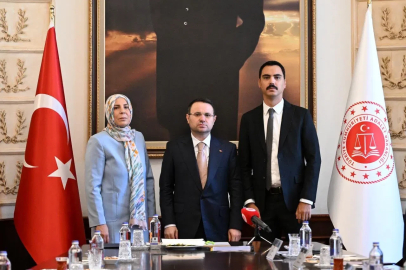 Bakan Gürlek, Muhsin Yazıcıoğlu'nun ailesini kabul etti (2)