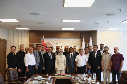 Bakan Göktaş, gazilik ünvanı verilen dernek üyeleriyle bir araya geldi
