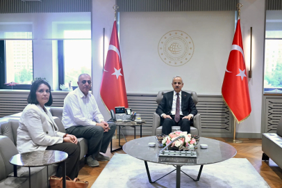 Bakan Uraloğlu, okul saldırısında ölen Adnan'ın ailesini kabul etti