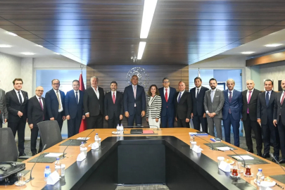 Bakan Ersoy, Hizmet İhracatçıları Birliği yönetimini kabul etti 