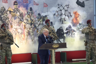 Bakan Güler, bordo berelilerin mezuniyet törenine katıldı