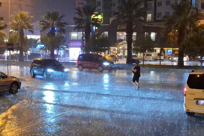 Adana'da sağanak yağış
