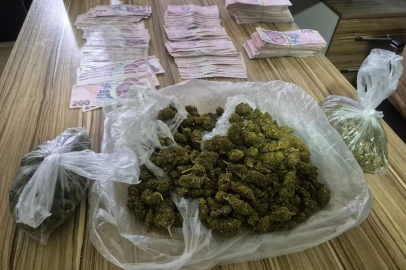 Polisin 'Dur' ihtarından kaçan sürücünün aracından uyuşturucu çıktı