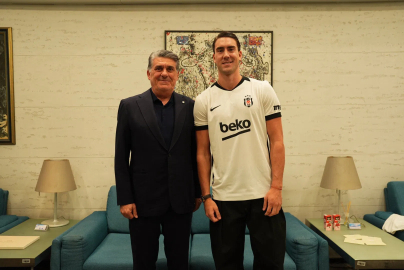 Serdal Adalı: Vlahovic'in lisansı için İtalya Futbol Federasyonu'ndan izin bekleniyor