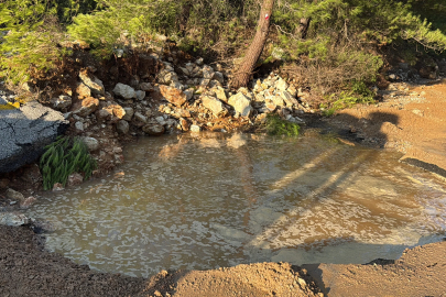 Bodrum’da ana su isale hattı pattı, tonlarca su boşa aktı 