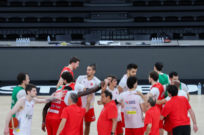 A Milli Erkek Basketbol Takımı, Türk Hava Yolları DBB Süper Kupa için Almanya'ya gitti