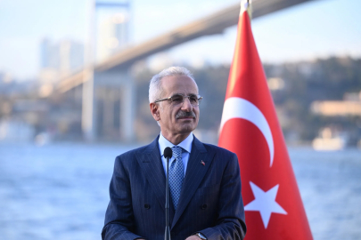 Bakan Uraloğlu: Tehlikeli yük elleçleme izni bulunan 174 kıyı tesisini düzenli olarak denetliyoruz