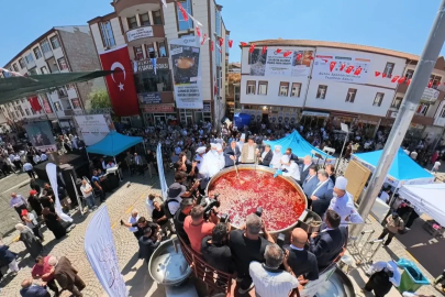 Dev kazanda hazırlanan kuru fasulye ile dünya rekoru kırıldı