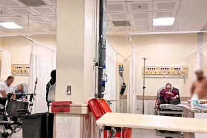 Rahatsızlanan vali yardımcısı sıraya girdi, acil servisteki gözlemini sanal medyadan paylaştı