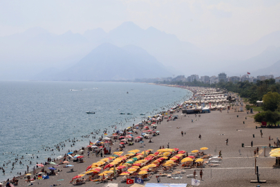 Antalya’da nem bulutları kenti kapladı