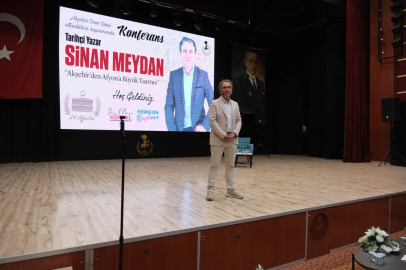 Tarihçi Sinan Meydan Akşehir’de Büyük Taarruz’u anlattı 