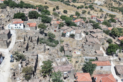 Zamanın gözde yerleşim yeri ‘Dereköy’, hayalet köyü andırıyor