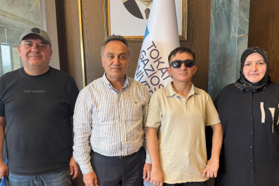 Türkiye 378’incisi olan görme engelli Taha, özel eğitim öğretmenliğini seçti