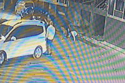 Bursa'da 1 kişinin yaralandığı silahlı kavgada kamerada  