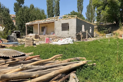 Fen lisesini kazanan ikizlerin ailesinin tek odalı evi, 3+1’e dönüştürülüyor