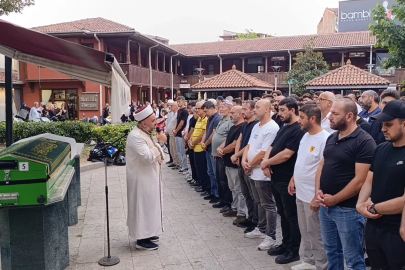 Motosikletiyle kaza yapıp, arkadan gelen otomobil çarpan Talha, hayatını kaybetti (3)