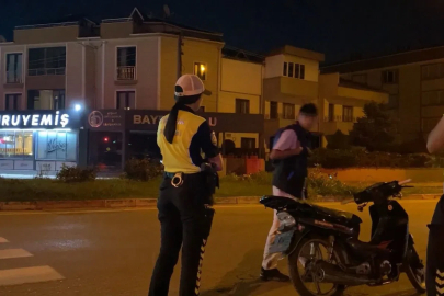 Ehliyetsiz motosikletli 92 bin TL’lik cezayı duyunca ‘Kolay gelsin’ deyip, yaya olarak uzaklaştı