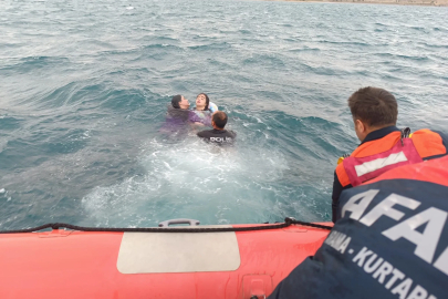 Van Gölü’nde can simidiyle açığa sürüklenen 3 kişi kurtarıldı